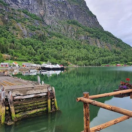 شقة Molden 2-Fjellutsikt Og Jacuzzi Tilgang. Luster المظهر الخارجي الصورة