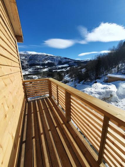 شقة Molden 2-Fjellutsikt Og Jacuzzi Tilgang. Luster المظهر الخارجي الصورة