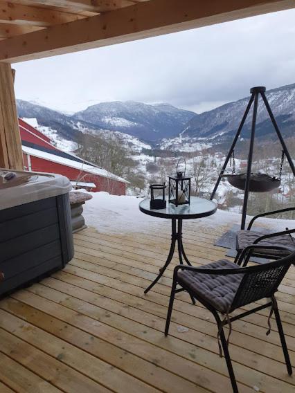 شقة Molden 2-Fjellutsikt Og Jacuzzi Tilgang. Luster المظهر الخارجي الصورة